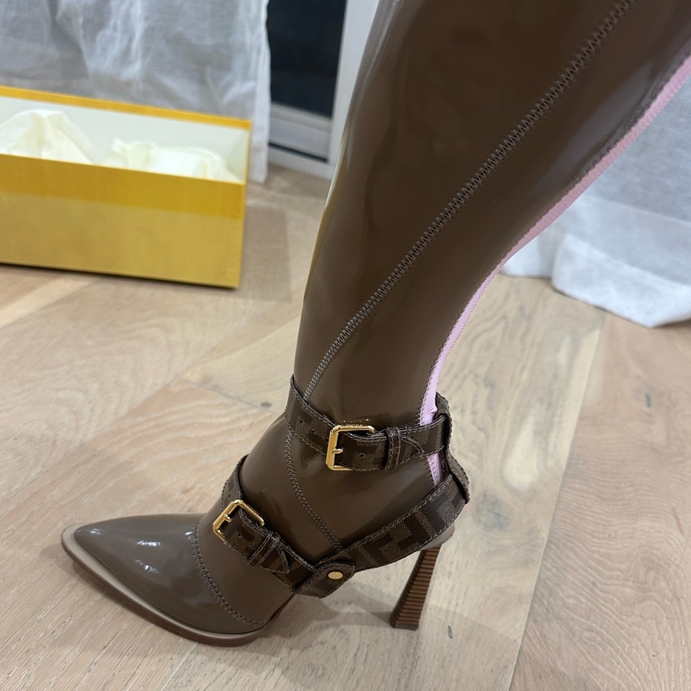 FENDI boots - Picture 7 of 11